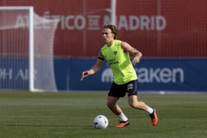 يبدأ أتلتيكو مدريد العد التنازلي لمباراة فيتوريا